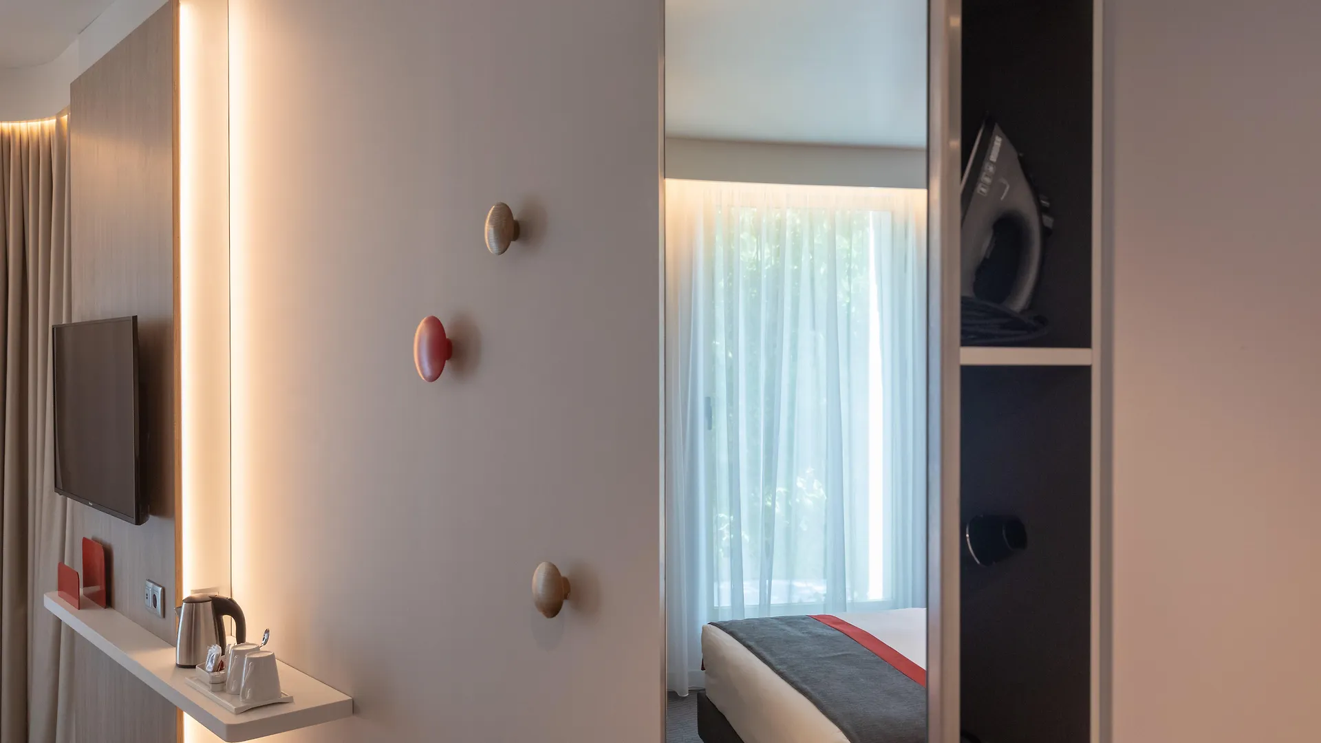 Отель Holiday Inn Express - Lisbon - Plaza Saldanha By Ihg